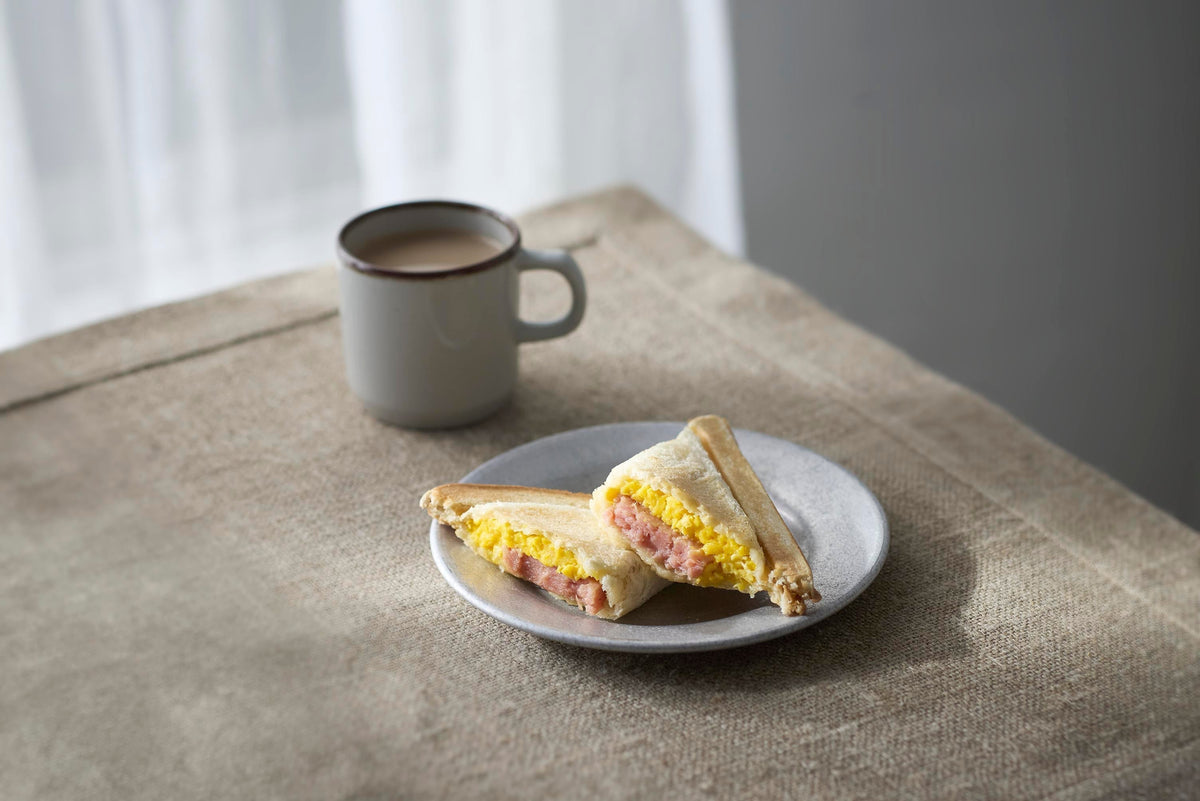 ランチョンミートとたまごのホットサンド(エッグワッフル&ホットサンドベーカー)