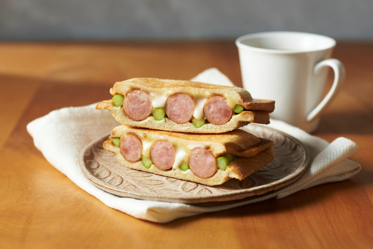 アスパラとソーセージのホットサンド(厚焼きホットサンドベーカー“goooodⅡ”/VHS-15)