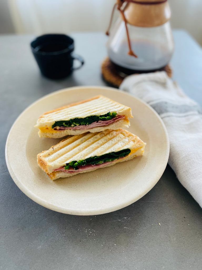 ハムとほうれん草とチェダーチーズのホットサンド（ワッフル＆ホットサンドベーカー)