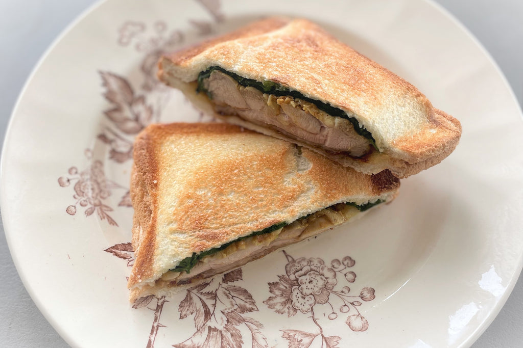 タンドリーチキン風ホットサンド（厚焼きホットサンドベーカー goooodⅡ）