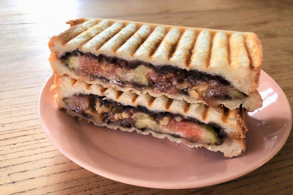 イチジクとあんことくるみのデザートホットサンド