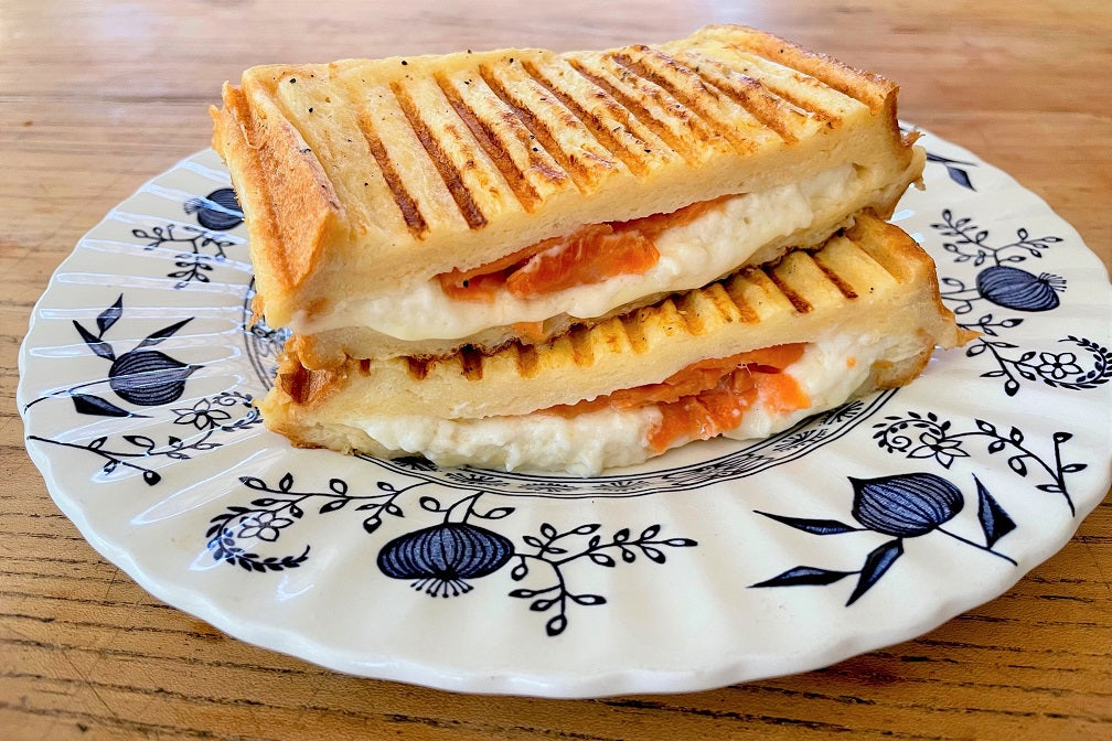 サーモンクリームのモンテクリストホットサンド