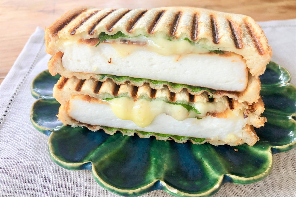 醤油香る 青じそチーズはんぺんホットサンド