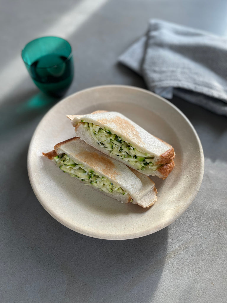 ズッキーニとチーズのホットサンド（厚焼きホットサンドベーカー“goooodⅡ”/VHS-15）