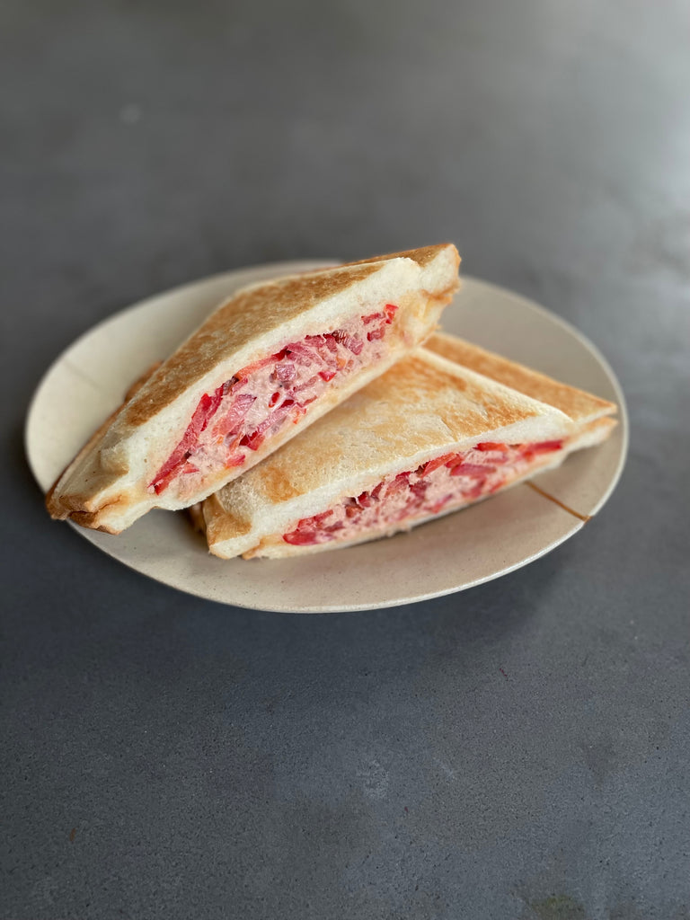 パプリカとツナのホットサンド（厚焼きホットサンドベーカー“goooodⅡ”/VHS-15）