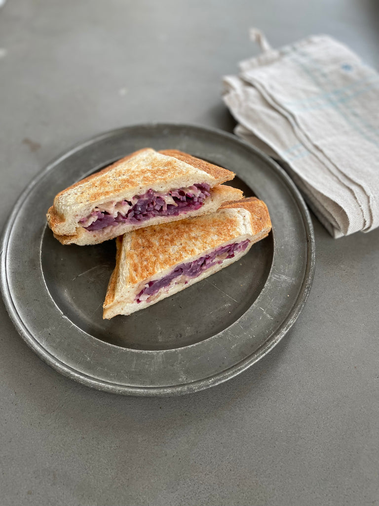 紫さつまいもとベーコンとチーズのホットサンド（厚焼きホットサンドベーカー“goooodⅡ”/VHS-15） 　　