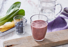 チンゲン菜・ブルーベリー・バナナ・晩柑のグリーンスムージー