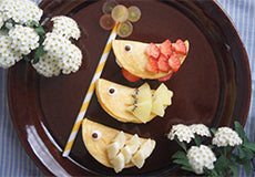 鯉のぼり仕立てのフルーツオムレット