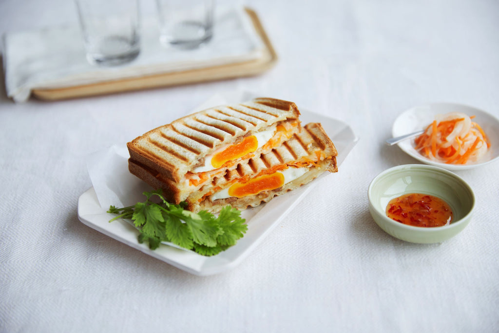 ベトナム風エスニックホットサンド